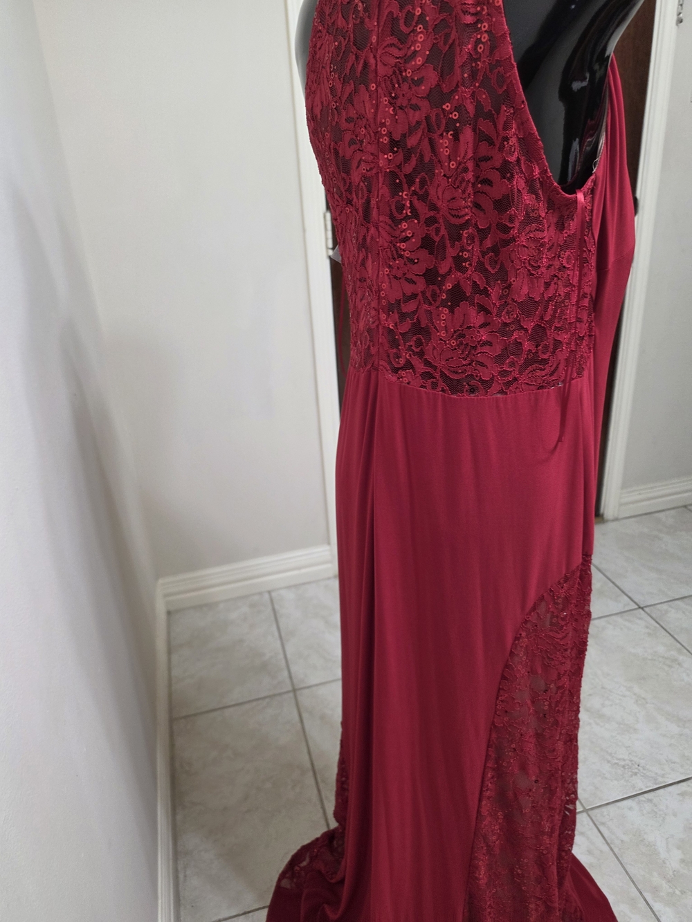 Night Way- Women’s Red Halter Evening Gown with Embellished Neckline Size 16W - Picture 5 of 7